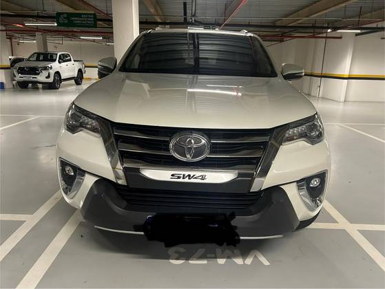 TOYOTA HILUX SW4 2.8 SRX 4X4 16V TURBO INTERCOOLER DIESEL 4P AUTOMÁTICO TOYOTA HILUX SW4 2.8 SRX 4X4 16V TURBO INTERCOOLER DIESEL 4P AUTOMÁTICO